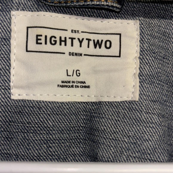 Eighty Two Denim Women’s Cropped Denim Jacket Size Large - Picture 2 of 7